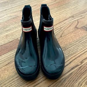 Hunter low cut rain boots in black size 8